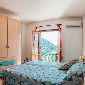 Turri House--- Wifi -garden-parking -balcony Recco